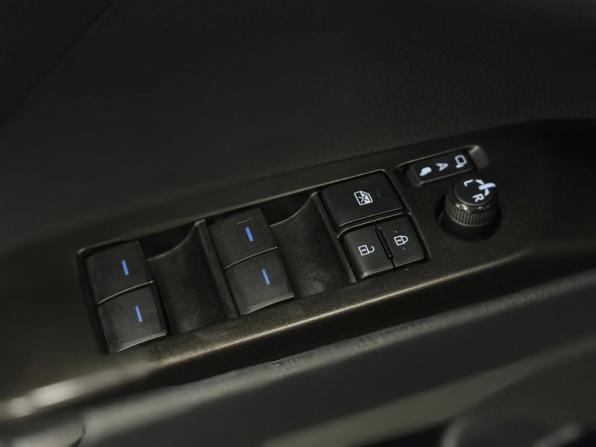 Toyota Camry VIII (XV70) Рестайлинг с пробегом 2021 года, цена 3 250 000 рублей, 48473 км, седан, Автокод Объявления