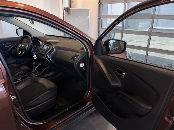 Hyundai ix35 I Рестайлинг с пробегом 2014 года, цена 1 100 000 рублей, 261826 км, внедорожник, Автокод Объявления