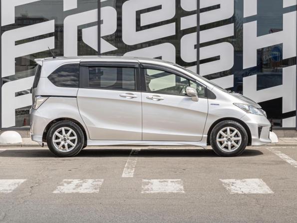 Honda Freed I Рестайлинг с пробегом 2012 года, цена 1 140 000 рублей, 114576 км, компактвэн, Автокод Объявления