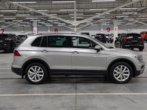 Volkswagen Tiguan II с пробегом 2018 года, цена 2 960 000 рублей, 68252 км, внедорожник, Автокод Объявления