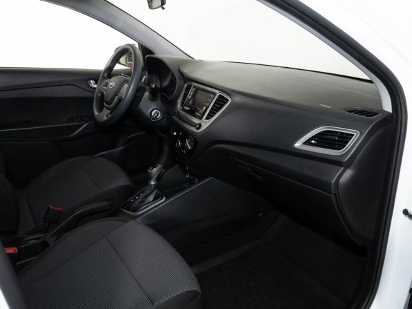 Hyundai Solaris II Рестайлинг с пробегом 2021 года, цена 1 655 000 рублей, 61960 км, седан, Автокод Объявления