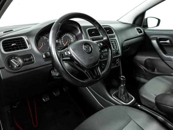 Volkswagen Polo V Рестайлинг с пробегом 2016 года, цена 1 048 790 рублей, 137881 км, седан, Автокод Объявления