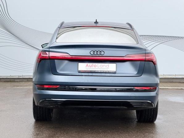 Audi e-tron Sportback I с пробегом 2022 года, цена 4 890 000 рублей, 15927 км, внедорожник, Автокод Объявления