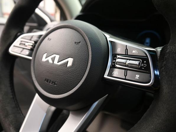 Kia K3 II Рестайлинг с пробегом 2022 года, цена 2 349 000 рублей, 75043 км, седан, Автокод Объявления