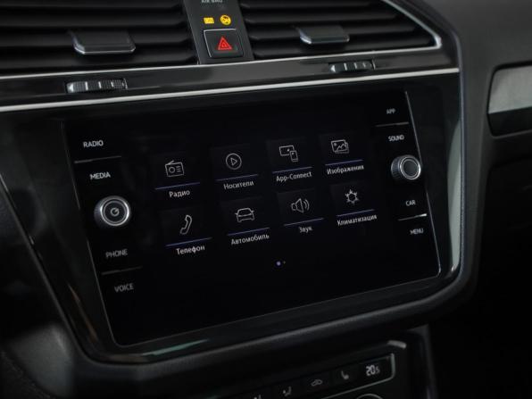 Volkswagen Tiguan II с пробегом 2017 года, цена 2 599 000 рублей, 91752 км, внедорожник, Автокод Объявления