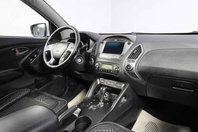 Hyundai ix35 I Рестайлинг с пробегом 2015 года, цена 1 699 000 рублей, 213000 км, внедорожник, Автокод Объявления