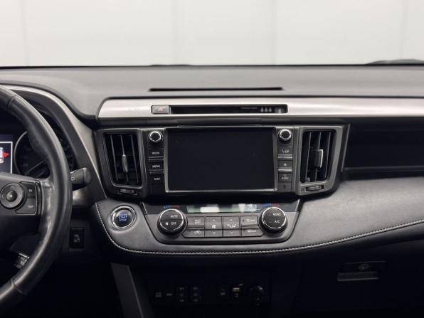 Toyota RAV4 IV (XA40) Рестайлинг с пробегом 2018 года, цена 2 388 000 рублей, 105536 км, внедорожник, Автокод Объявления