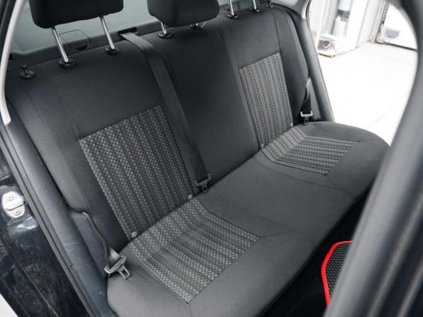 Volkswagen Polo V Рестайлинг с пробегом 2015 года, цена 739 900 рублей, 200000 км, седан, Автокод Объявления