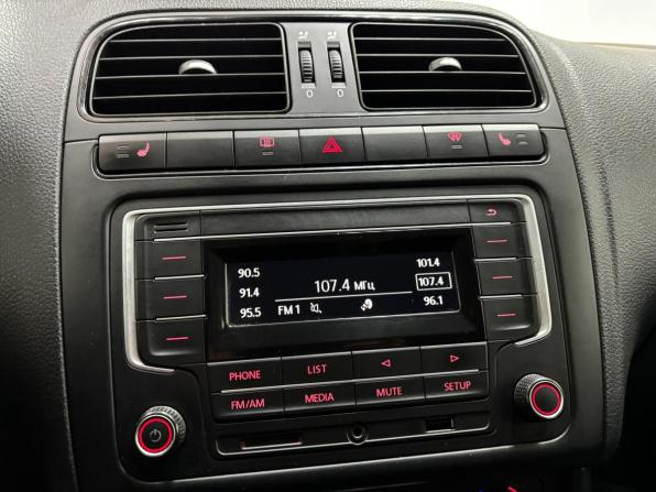 Volkswagen Polo V Рестайлинг с пробегом 2016 года, цена 1 045 000 рублей, 157552 км, седан, Автокод Объявления