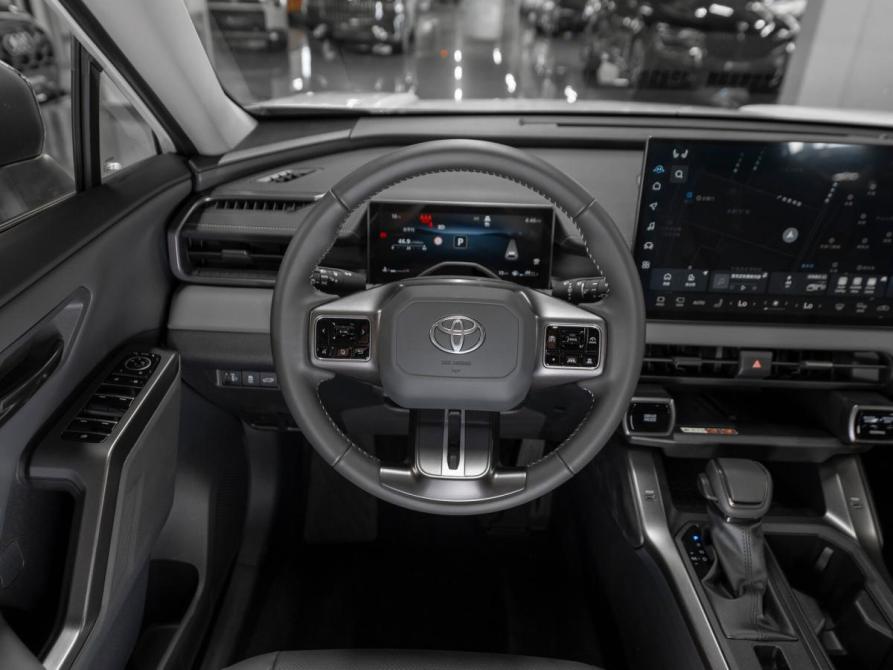 Toyota RAV4 VI (XA60) Москва  - изображение 11