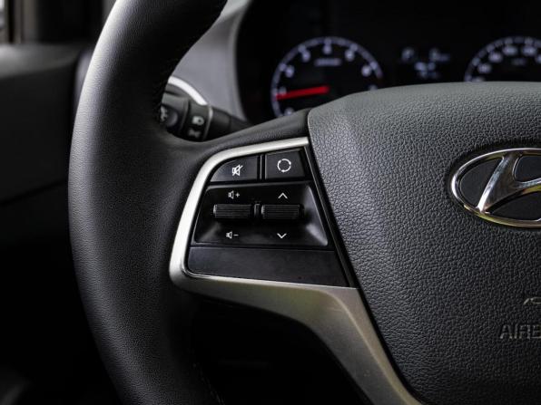 Hyundai Solaris II с пробегом 2018 года, цена 1 357 000 рублей, 188849 км, седан, Автокод Объявления