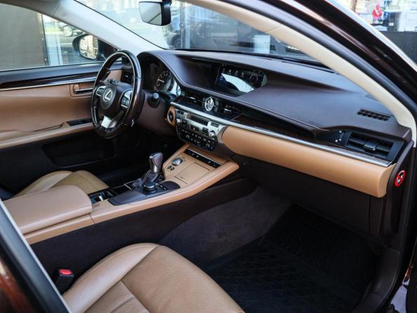 Lexus ES VI Рестайлинг с пробегом 2015 года, цена 2 440 000 рублей, 132700 км, седан, Автокод Объявления