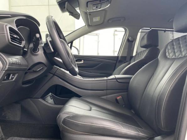 Hyundai Santa Fe IV Рестайлинг с пробегом 2023 года, цена 4 396 000 рублей, 61050 км, внедорожник, Автокод Объявления