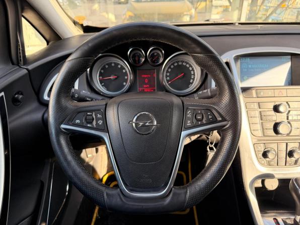 Opel Astra J Рестайлинг с пробегом 2012 года, цена 797 000 рублей, 102451 км, хэтчбек, Автокод Объявления