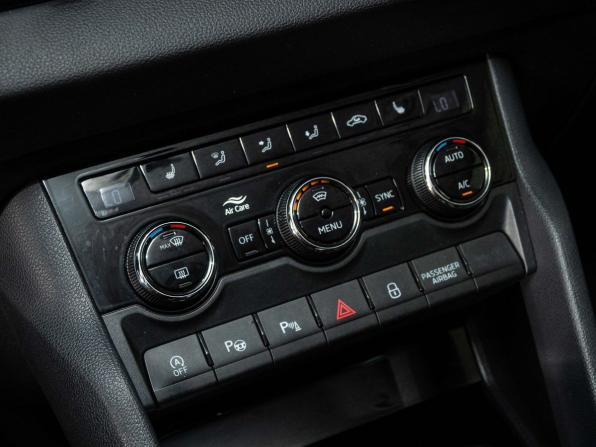 Skoda Karoq I с пробегом 2020 года, цена 2 358 000 рублей, 97582 км, внедорожник, Автокод Объявления