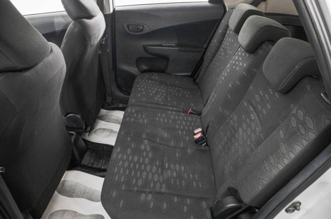 Toyota Ractis II с пробегом 2015 года, цена 979 000 рублей, 146800 км, хэтчбек, Автокод Объявления