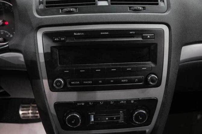 Skoda Octavia II (A5) Рестайлинг с пробегом 2012 года, цена 749 000 рублей, 343000 км, лифтбек, Автокод Объявления