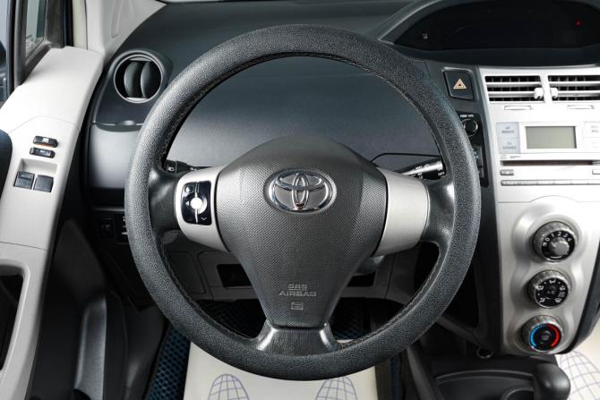 Toyota Yaris II с пробегом 2006 года, цена 749 000 рублей, 273208 км, хэтчбек, Автокод Объявления
