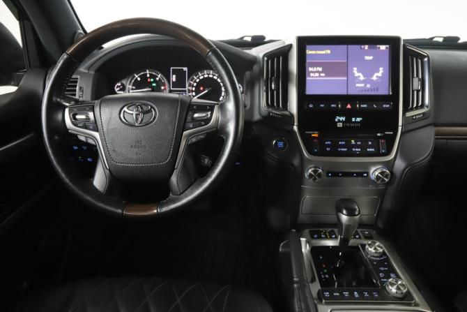 Toyota Land Cruiser 200 Series Рестайлинг 2 с пробегом 2017 года, цена 7 600 000 рублей, 124718 км, внедорожник, Автокод Объявления