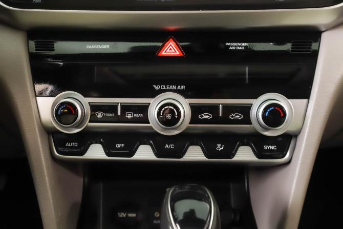 Hyundai Elantra VI (AD) Рестайлинг с пробегом 2020 года, цена 1 889 000 рублей, 32000 км, седан, Автокод Объявления
