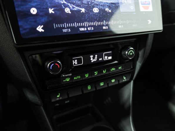 Skoda Rapid I Рестайлинг с пробегом 2017 года, цена 1 449 700 рублей, 74233 км, лифтбек, Автокод Объявления