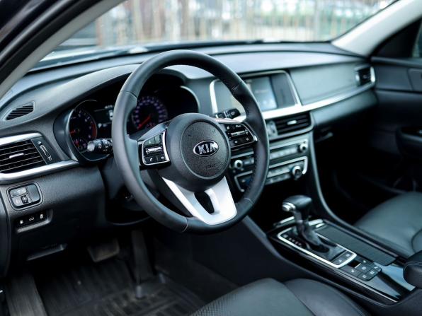 Kia Optima IV Рестайлинг с пробегом 2018 года, цена 1 890 000 рублей, 116207 км, седан, Автокод Объявления