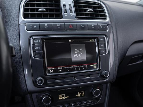 Volkswagen Polo V Рестайлинг с пробегом 2019 года, цена 1 450 000 рублей, 129039 км, седан, Автокод Объявления