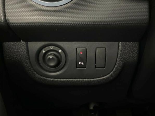 Renault Logan II Рестайлинг с пробегом 2019 года, цена 999 000 рублей, 75493 км, седан, Автокод Объявления