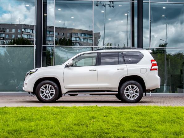 Toyota Land Cruiser Prado 150 Series Рестайлинг 1 с пробегом 2017 года, цена 4 600 000 рублей, 92265 км, внедорожник, Автокод Объявления