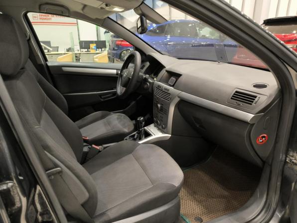Opel Astra H Рестайлинг с пробегом 2012 года, цена 450 000 рублей, 264610 км, седан, Автокод Объявления