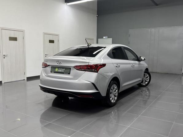 Hyundai Solaris II Рестайлинг с пробегом 2021 года, цена 1 440 000 рублей, 117698 км, седан, Автокод Объявления