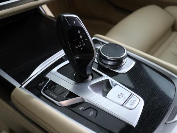 BMW 7 серии VI (G11/G12) с пробегом 2016 года, цена 2 590 000 рублей, 206000 км, седан, Автокод Объявления