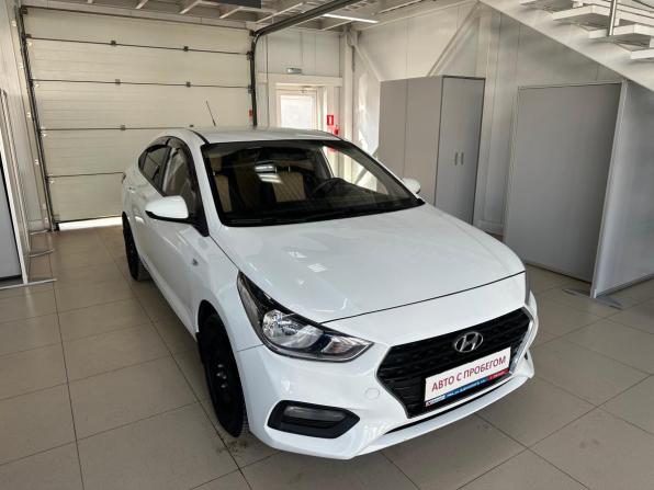 Hyundai Solaris II с пробегом 2018 года, цена 990 000 рублей, 134000 км, седан, Автокод Объявления
