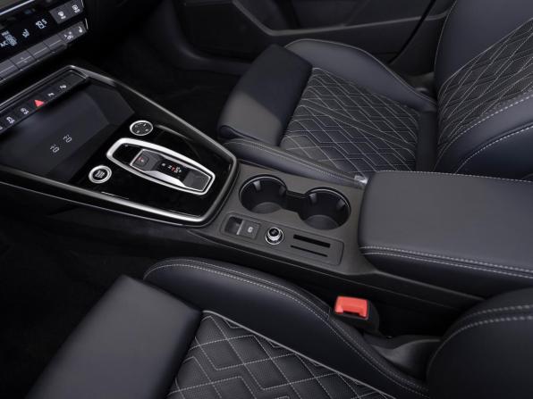 Audi A3 IV (8Y) Рестайлинг с пробегом 2025 года, цена 3 825 000 рублей, 50 км, хэтчбек, Автокод Объявления