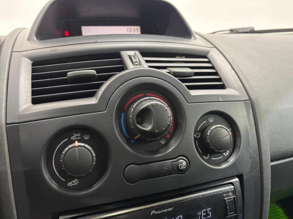 Renault Megane II Рестайлинг с пробегом 2006 года, цена 280 000 рублей, 218333 км, седан, Автокод Объявления