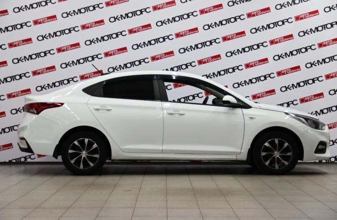 Hyundai Solaris II с пробегом 2018 года, цена 1 355 550 рублей, 142720 км, седан, Автокод Объявления