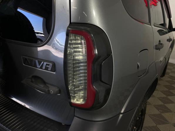 Chevrolet Niva I Рестайлинг с пробегом 2017 года, цена 715 000 рублей, 159086 км, внедорожник, Автокод Объявления