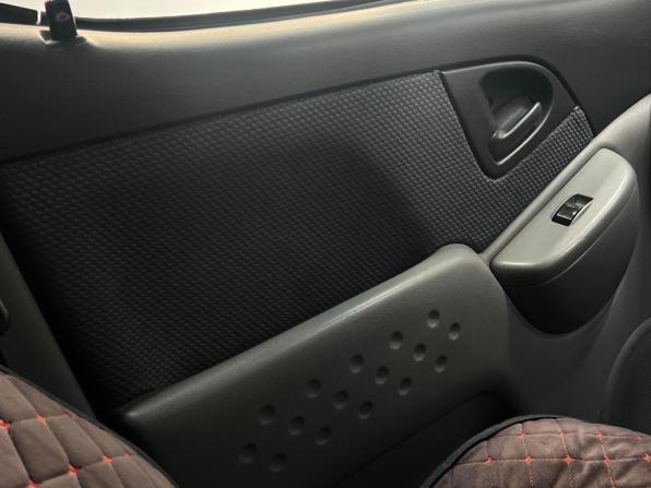 Toyota FunCargo с пробегом 2001 года, цена 459 000 рублей, 300000 км, минивэн, Автокод Объявления