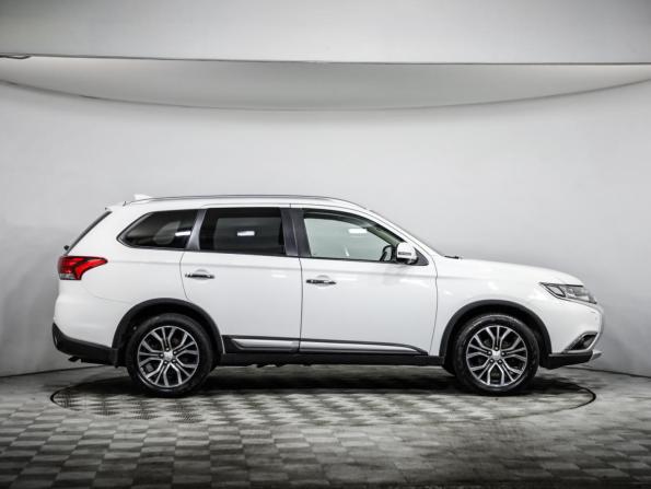 Mitsubishi Outlander III Рестайлинг 2 с пробегом 2017 года, цена 1 899 000 рублей, 174528 км, внедорожник, Автокод Объявления