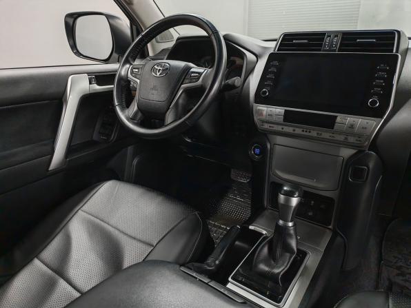 Toyota Land Cruiser Prado 150 Series Рестайлинг 3 с пробегом 2021 года, цена 7 300 000 рублей, 45266 км, внедорожник, Автокод Объявления