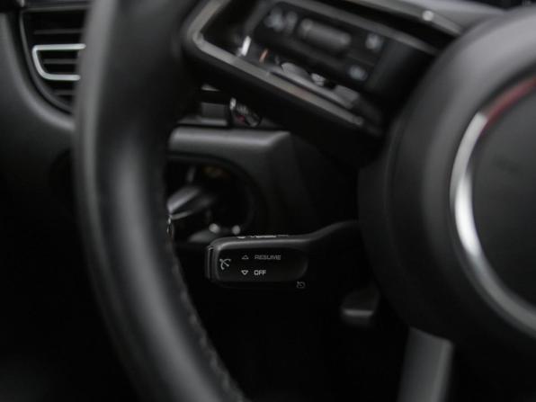 Porsche Macan I Рестайлинг 2 с пробегом 2023 года, цена 7 350 000 рублей, 6778 км, внедорожник, Автокод Объявления