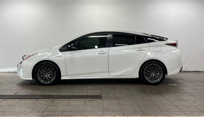 Toyota Prius IV (XW50) с пробегом 2016 года, цена 1 780 000 рублей, 142000 км, лифтбек, Автокод Объявления