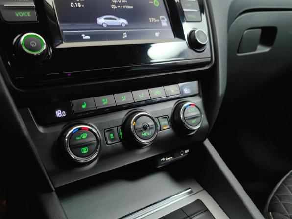 Skoda Octavia III (A7) с пробегом 2016 года, цена 1 555 000 рублей, 93011 км, лифтбек, Автокод Объявления