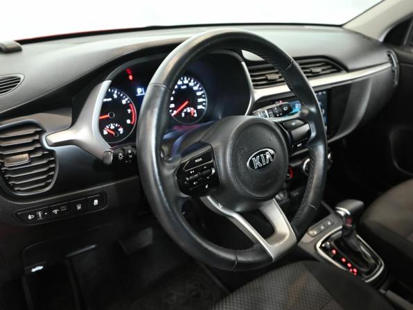 Kia Rio IV Рестайлинг с пробегом 2021 года, цена 1 990 000 рублей, 71001 км, хэтчбек, Автокод Объявления