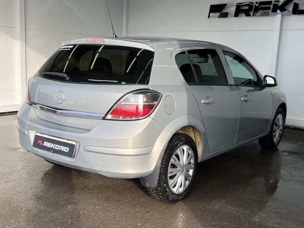 Opel Astra H Рестайлинг с пробегом 2011 года, цена 649 000 рублей, 177000 км, хэтчбек, Автокод Объявления