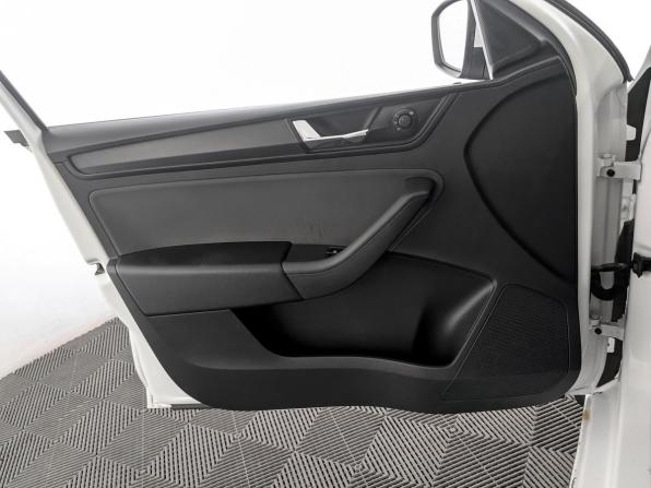 Skoda Rapid II с пробегом 2021 года, цена 1 225 000 рублей, 216592 км, лифтбек, Автокод Объявления