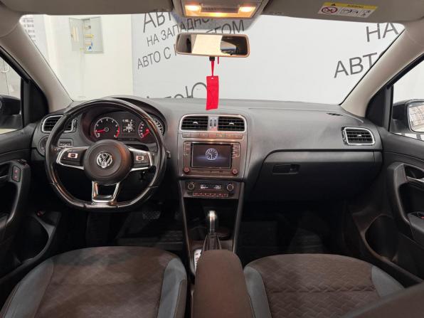 Volkswagen Polo V Рестайлинг с пробегом 2019 года, цена 1 465 000 рублей, 60000 км, седан, Автокод Объявления