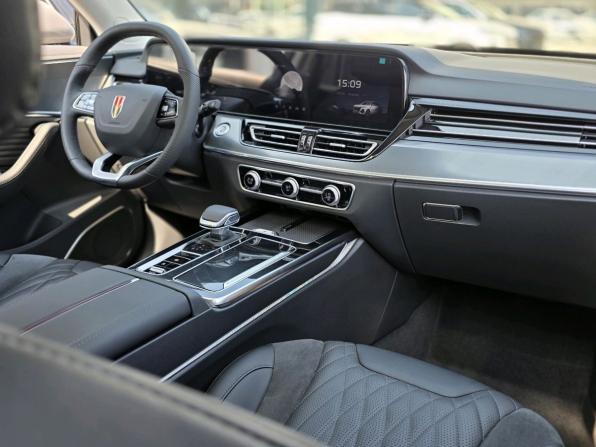 Hongqi HS5 I Рестайлинг с пробегом 2024 года, цена 3 650 000 рублей, 9072 км, внедорожник, Автокод Объявления