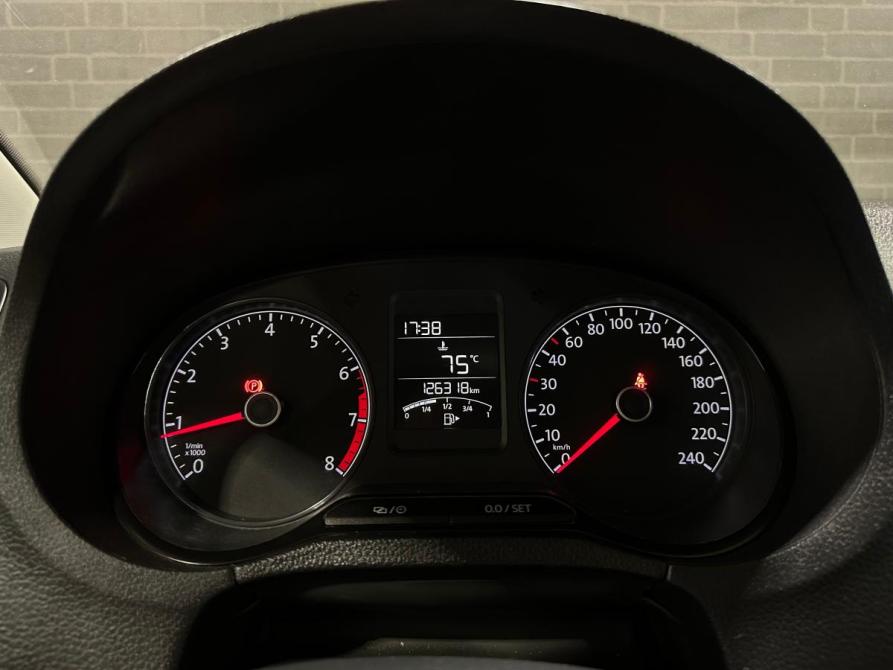 Volkswagen Polo V Рестайлинг Челябинск  - изображение 19