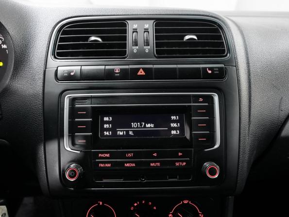 Volkswagen Polo V Рестайлинг с пробегом 2016 года, цена 910 000 рублей, 155448 км, седан, Автокод Объявления
